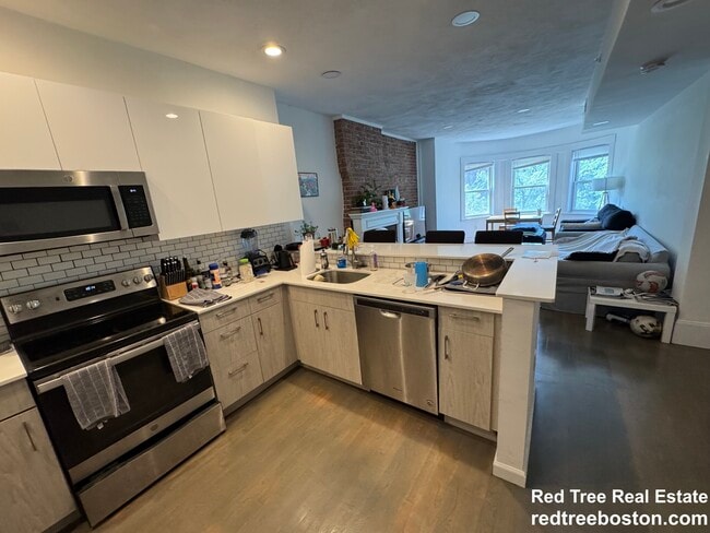 Building Photo - 1408 Beacon St