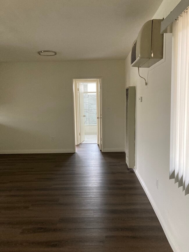Living room looking toward hallway - 680 S Marengo Ave