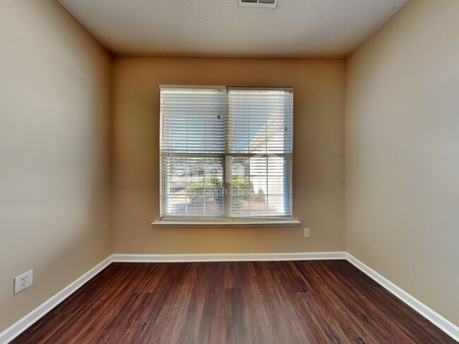 Foto del edificio - 6039 Willomere Cir