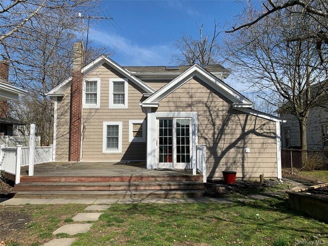 Building Photo - 74 Tyler Ave