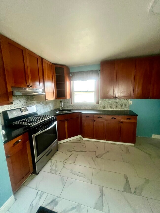 Foto del edificio - 8431 Columbia Ave