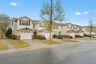 Building Photo - 747 Majestic Dr