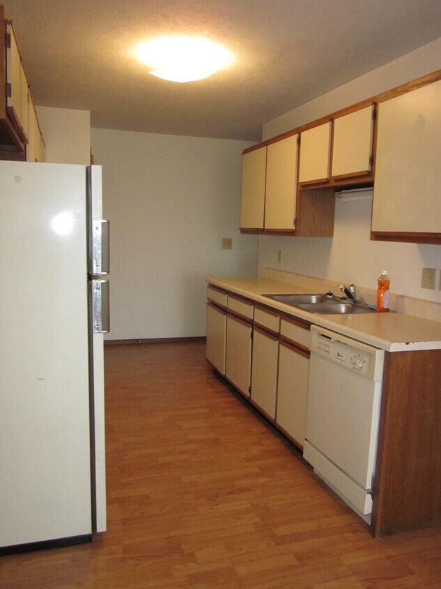 Foto del edificio - 4 Bedroom 2 Bathroom Duplex