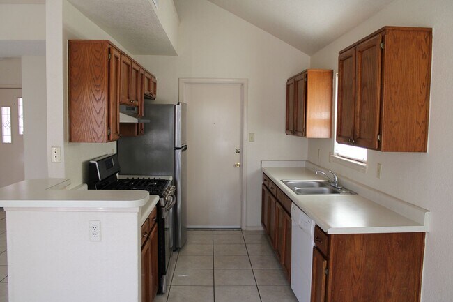 Building Photo - 12199 El Greco Cir