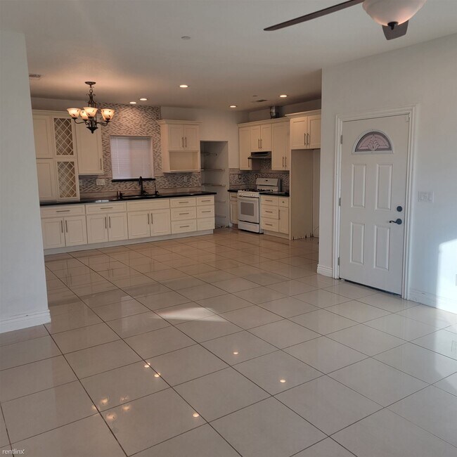 Building Photo - 4 br, 3 bath House - 206 Roselawn Avenue