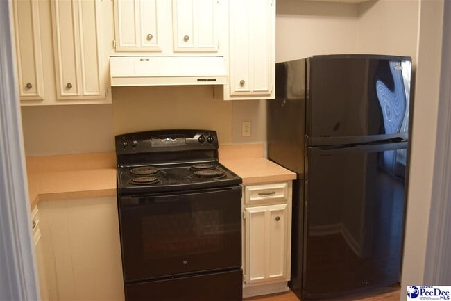 Building Photo - 700 S Cashua Dr