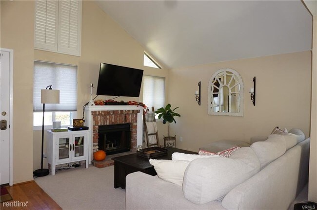 Building Photo - 3 br, 3 bath House - 11 Summerfield # 69