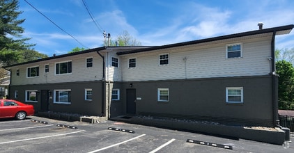 Building Photo - 401 Kenilworth Rd