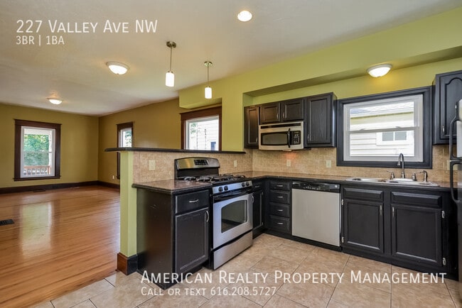 Foto del edificio - 227 Valley Ave NW