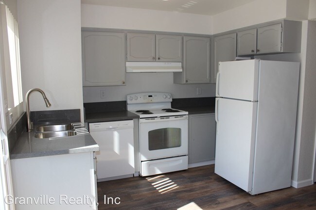 Foto del edificio - 1490 W Swift Ave