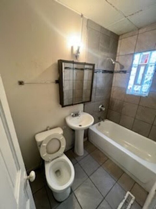 Foto del edificio - 2421 S 5th Pl