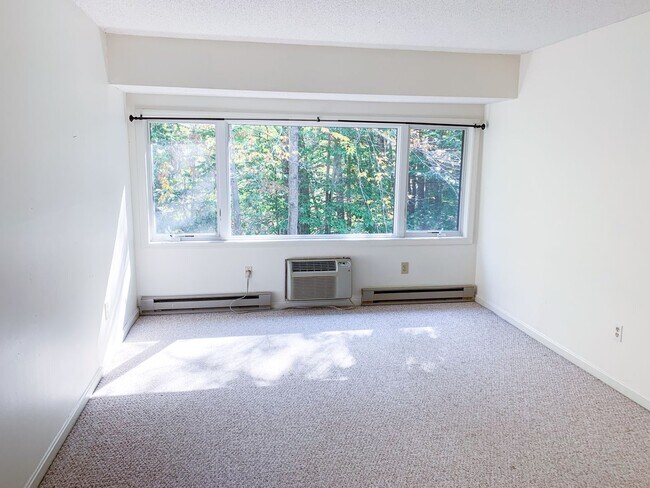 Foto del edificio - 3 Bedroom Condo Available for Aug. 1st