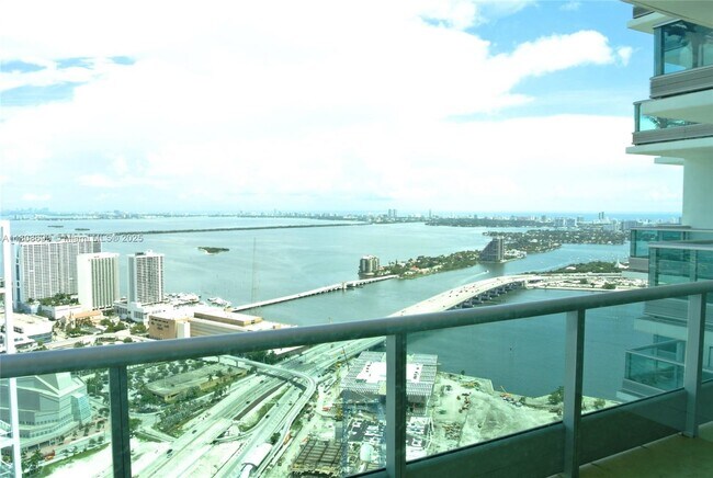 Building Photo - 900 Biscayne Blvd