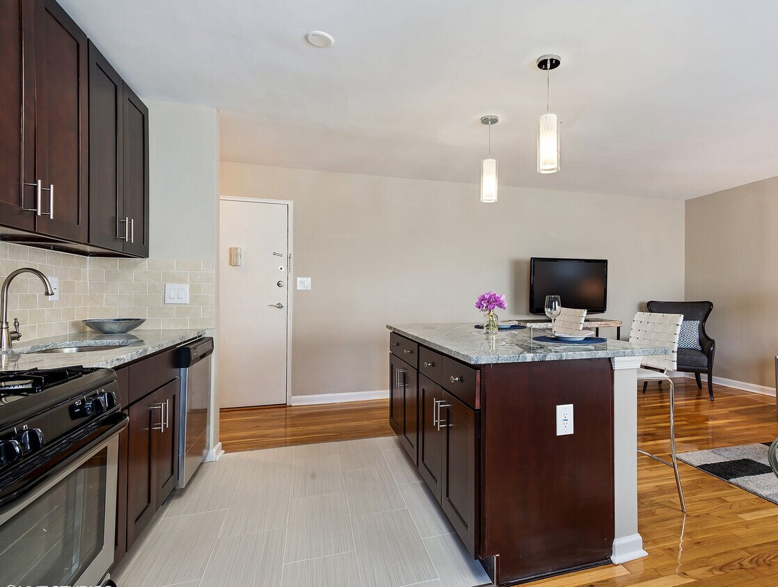 The Crossings at Edison Apartments in Edison, NJ