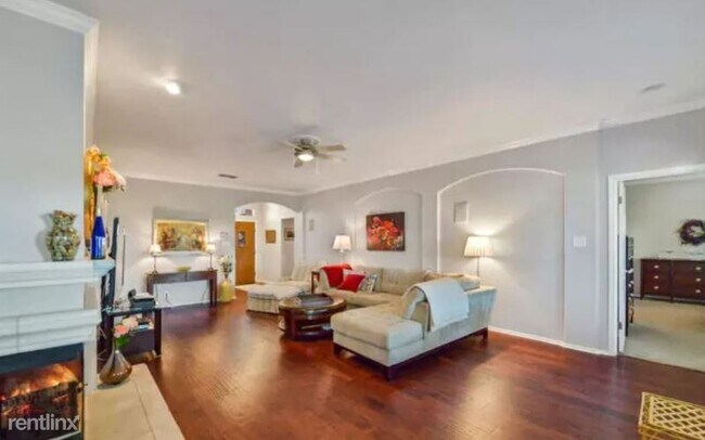 Building Photo - 3 br, 2 bath House - 4922 Parkford