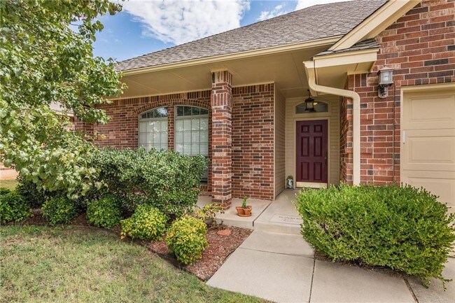 Building Photo - 824 Elm Creek Dr
