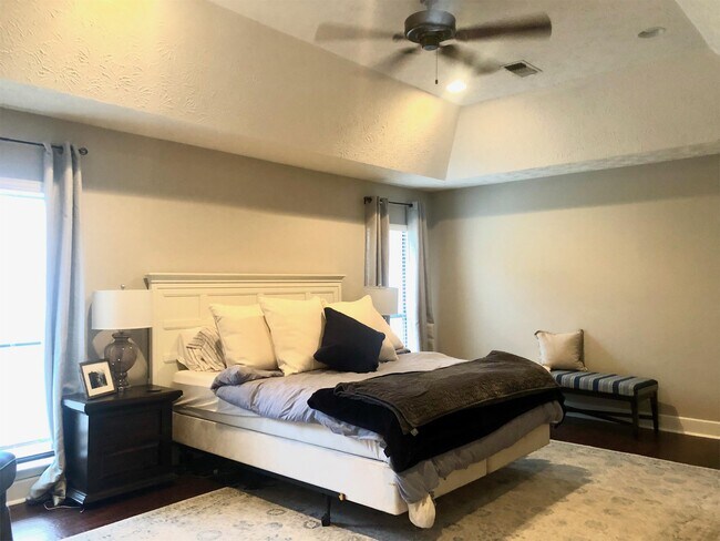 Foto del edificio - 1530 Laurelwood Ln