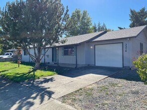 Building Photo - 3376 Tahitian Ave