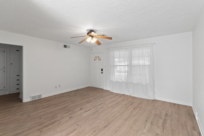 Building Photo - 625 Barbour Ave