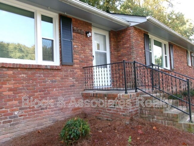 Foto del edificio - 5148 Little Brook Ln