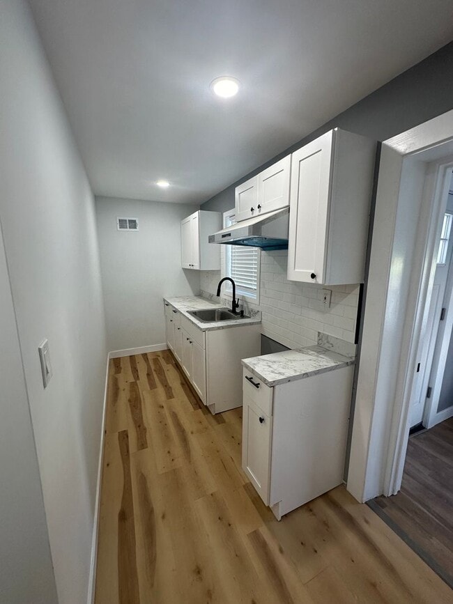 Foto del edificio - Beautiful renovated 3 bedroom townhome