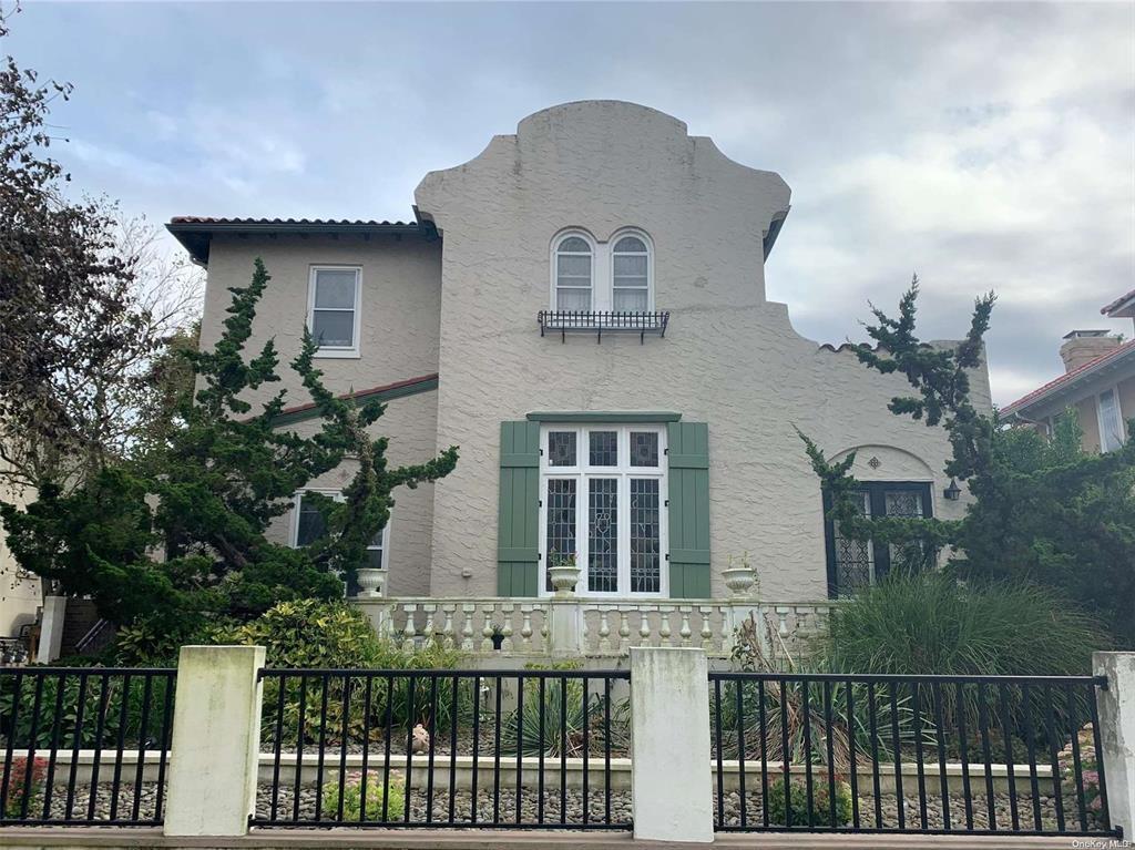 Foto principal - 130 E Olive St