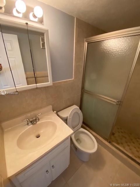 Foto del edificio - 1281 W 29th St