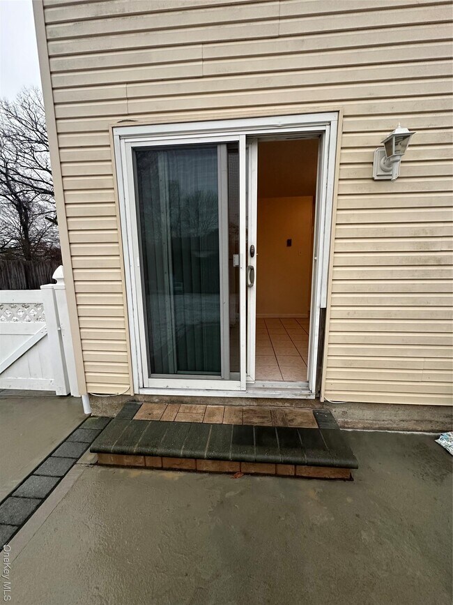 Foto del edificio - 1 Huron Dr