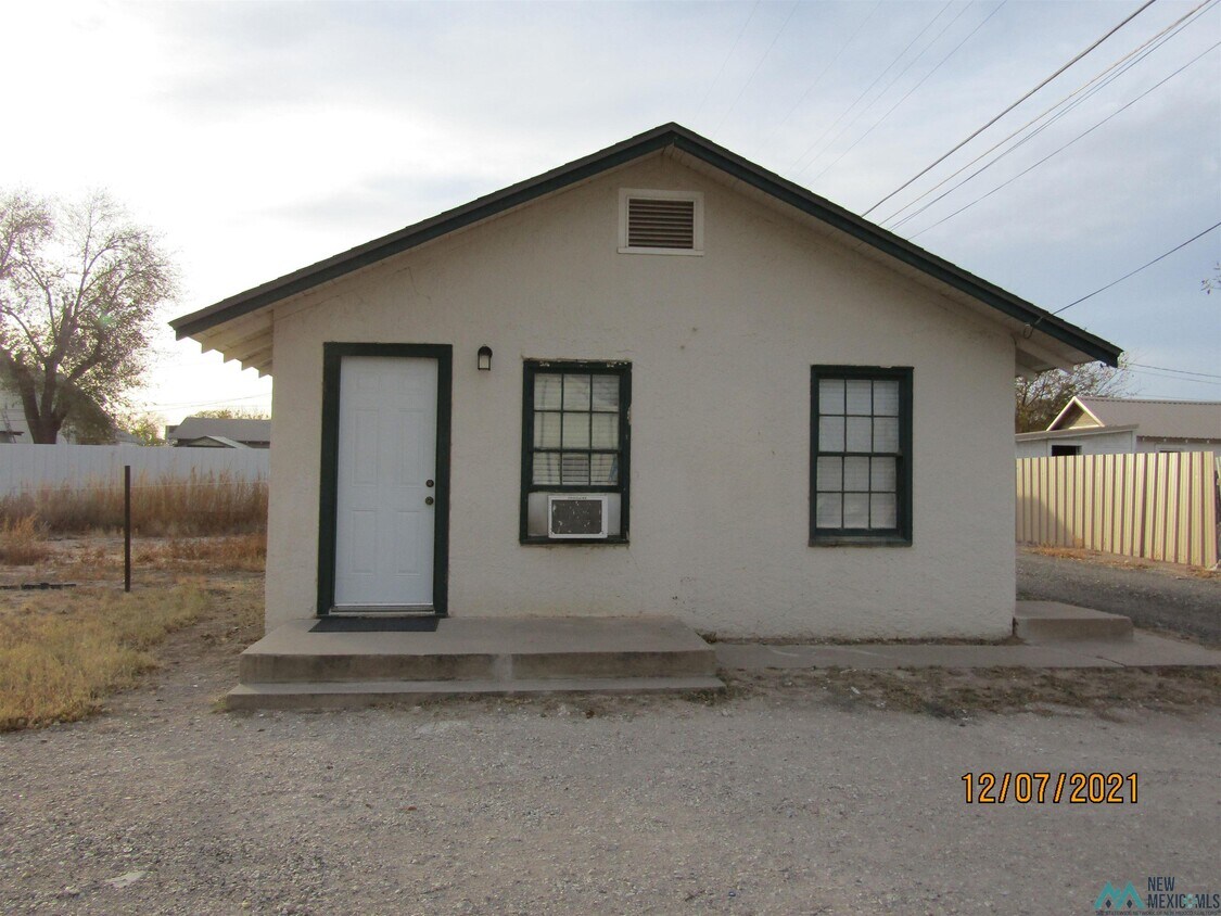Foto principal - 604 W Dallas Ave
