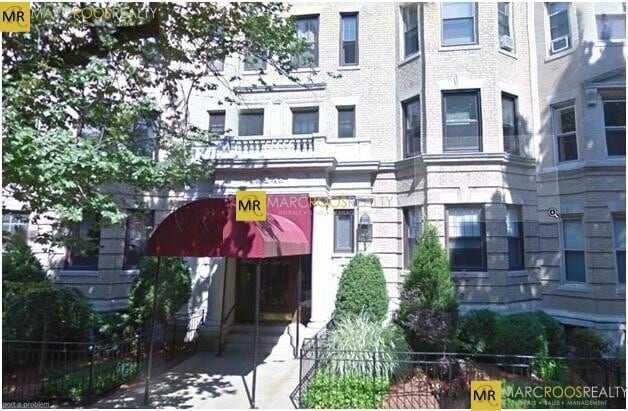 Building Photo - 31 Queensberry St