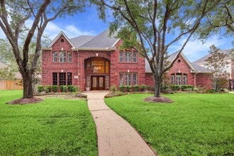 Building Photo - 19210 Foxtree Ln