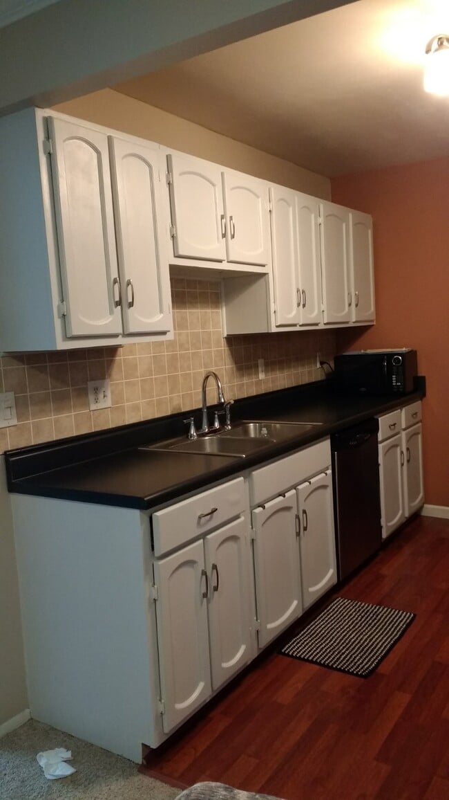 Kitchen - 37435 Colonial Dr