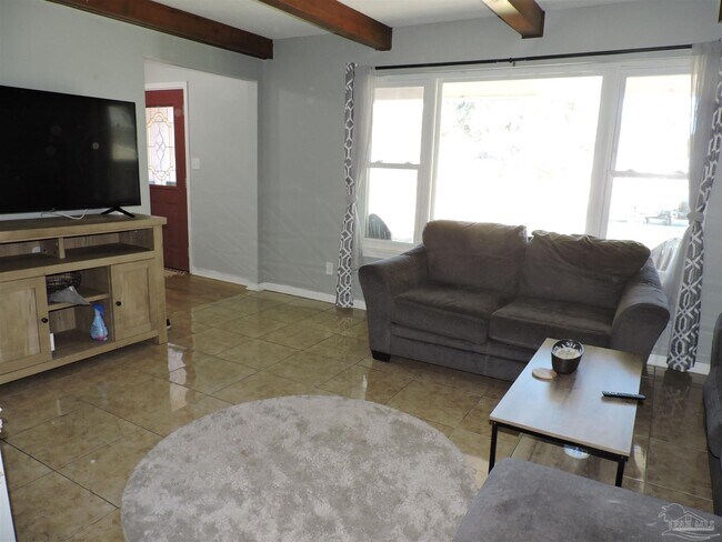 Foto del edificio - 435 Belle Chasse Dr