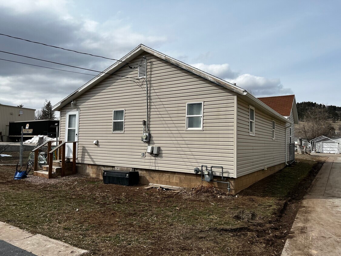 Primary Photo - 2030 Park Ave
