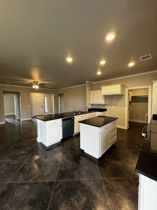 Foto del edificio - NEW Home located in Heritage Hills!!! 3/2/2 CISD