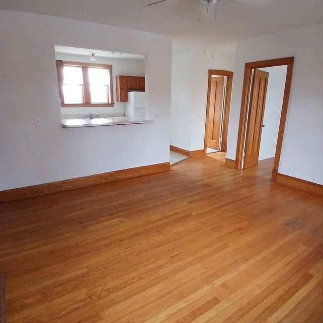Foto del edificio - 5041 W Dickens Ave