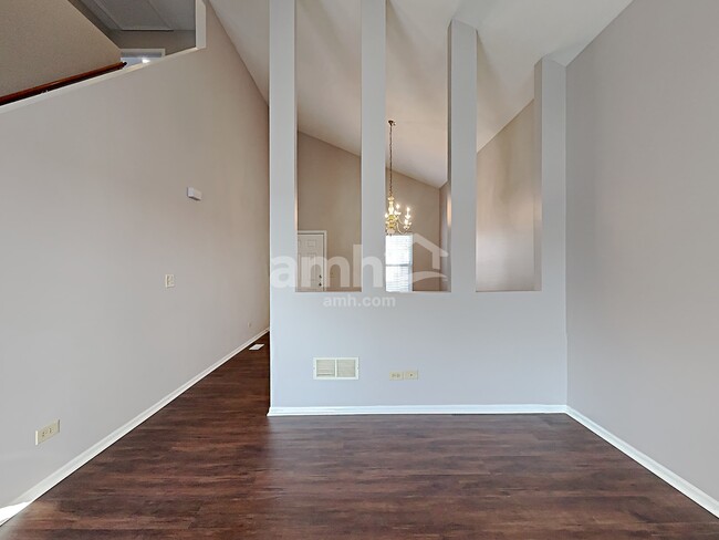 Building Photo - 5756 Emerald Pointe Drive