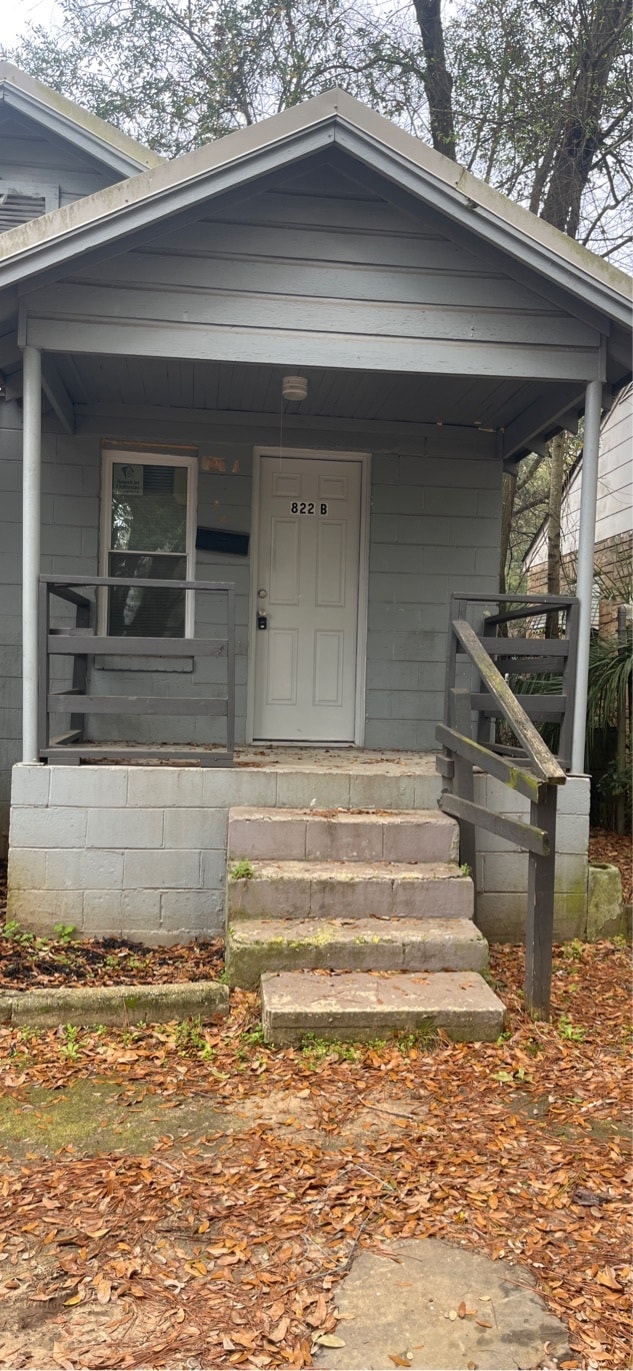 Building Photo - 822 Corn Ave