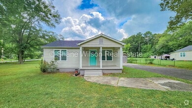 Building Photo - 108 Roberts Dr