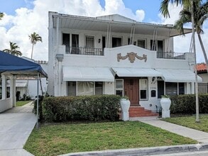 Building Photo - 2346 SW 20th St