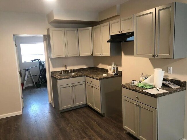 Building Photo - Updated Home In Harrowgate