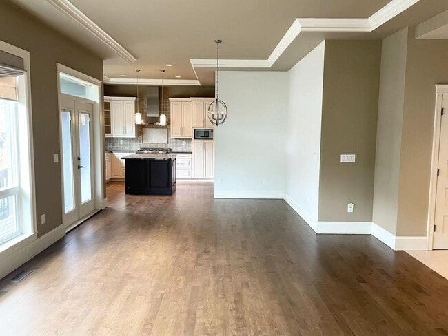 Building Photo - 2557-2164 164 St