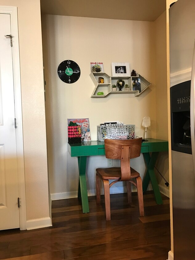 Desk nook - 8185 Lowry Blvd, Unit 101