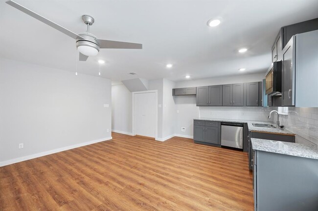 Foto del edificio - 6617 Bacher St