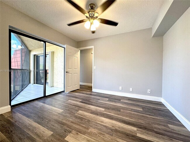 Foto del edificio - 22970 Oxford Pl