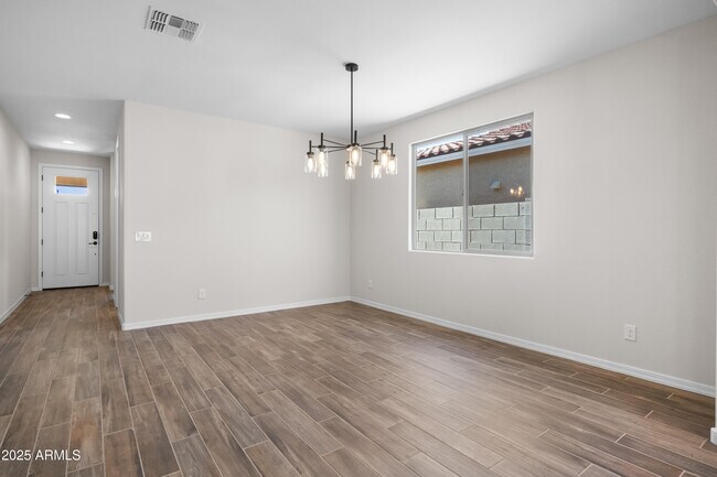 Foto del edificio - 17292 W Pershing St