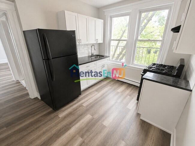 Foto del edificio - 175 Woodside Ave