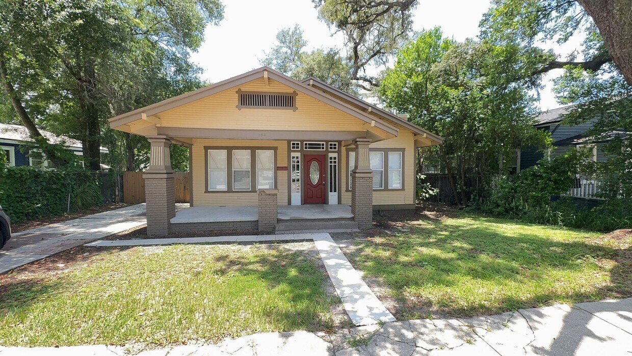 Foto principal - Bungalow Home in Tampa/Ybor Heights