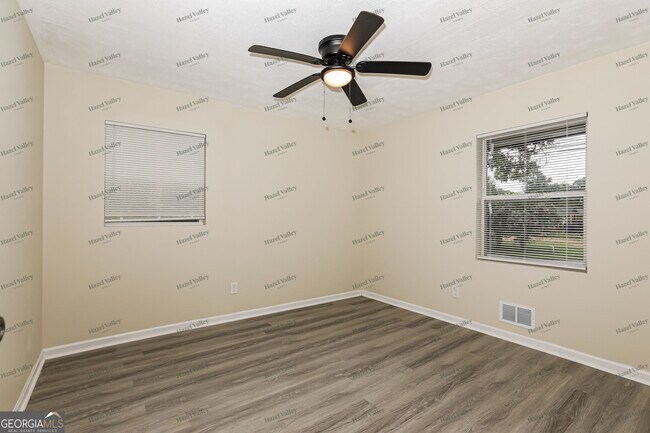 Foto del edificio - 8355 Dunellen Ln