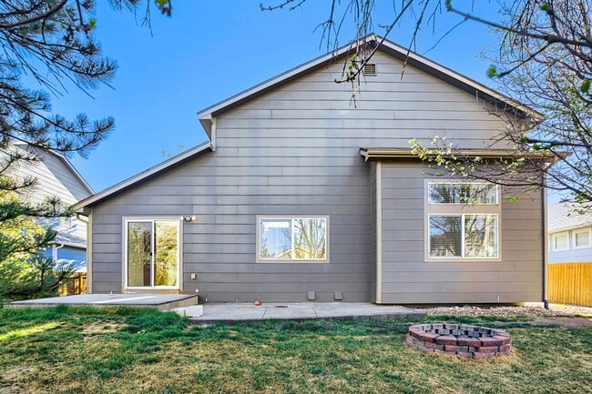 Photo - 4 Bedroom 3 Bathroom Home Available now!